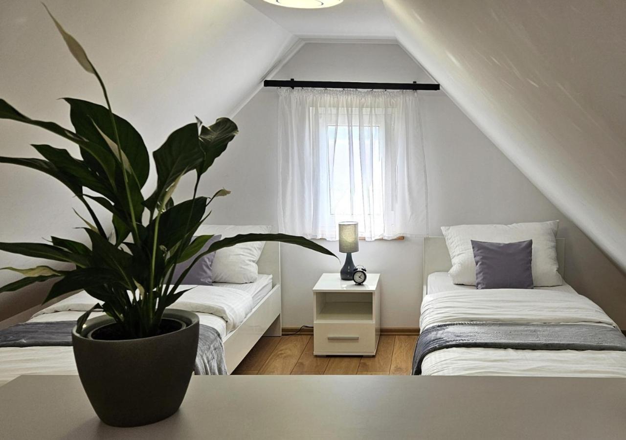 Pod Kamieniem Villa Trzebiel Exteriör bild